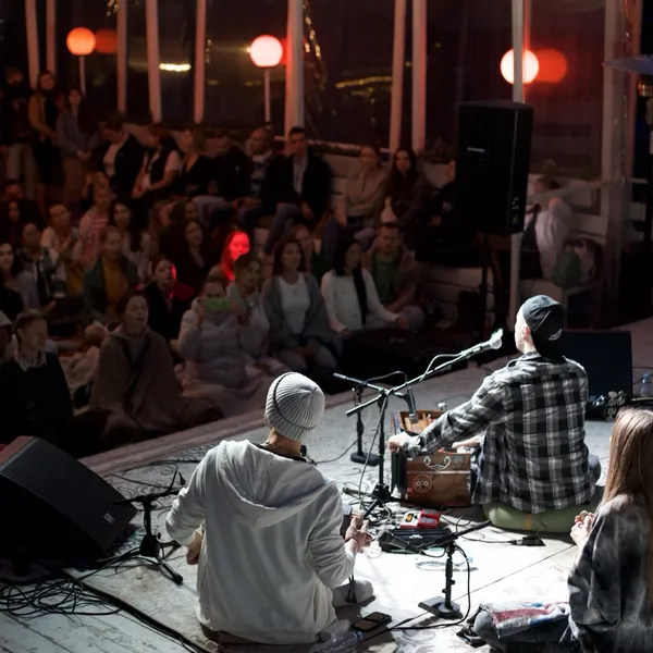 GoKirtan @Rooftop — зал
